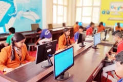 computer lab in school